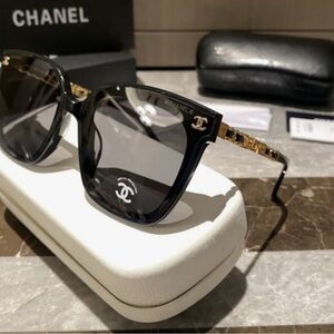BRAND NEW- CHANEL Black Vintage Sunglasses